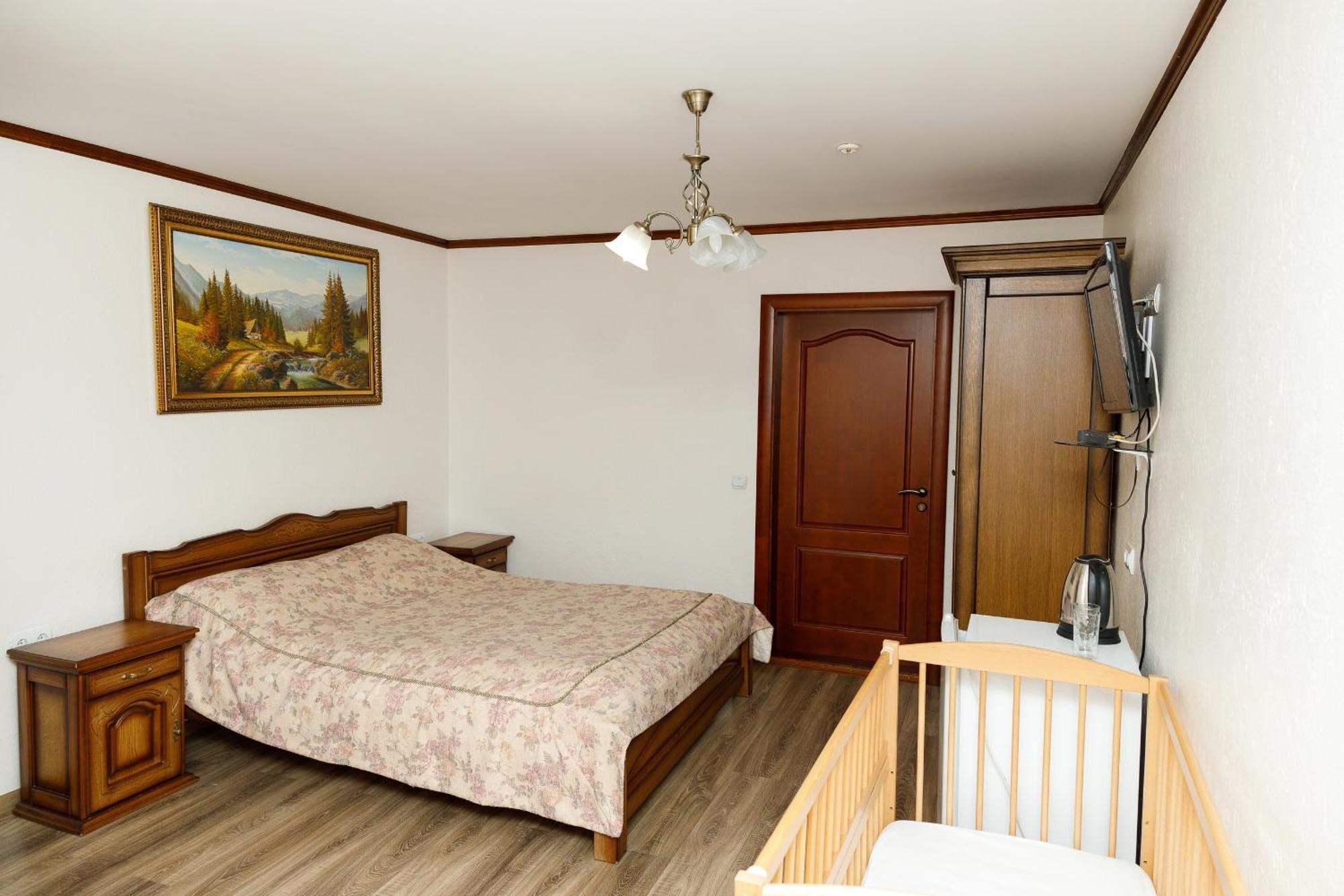Hotel Gostyniy Dvir Synevir à Lac Lac Synevyr Extérieur photo