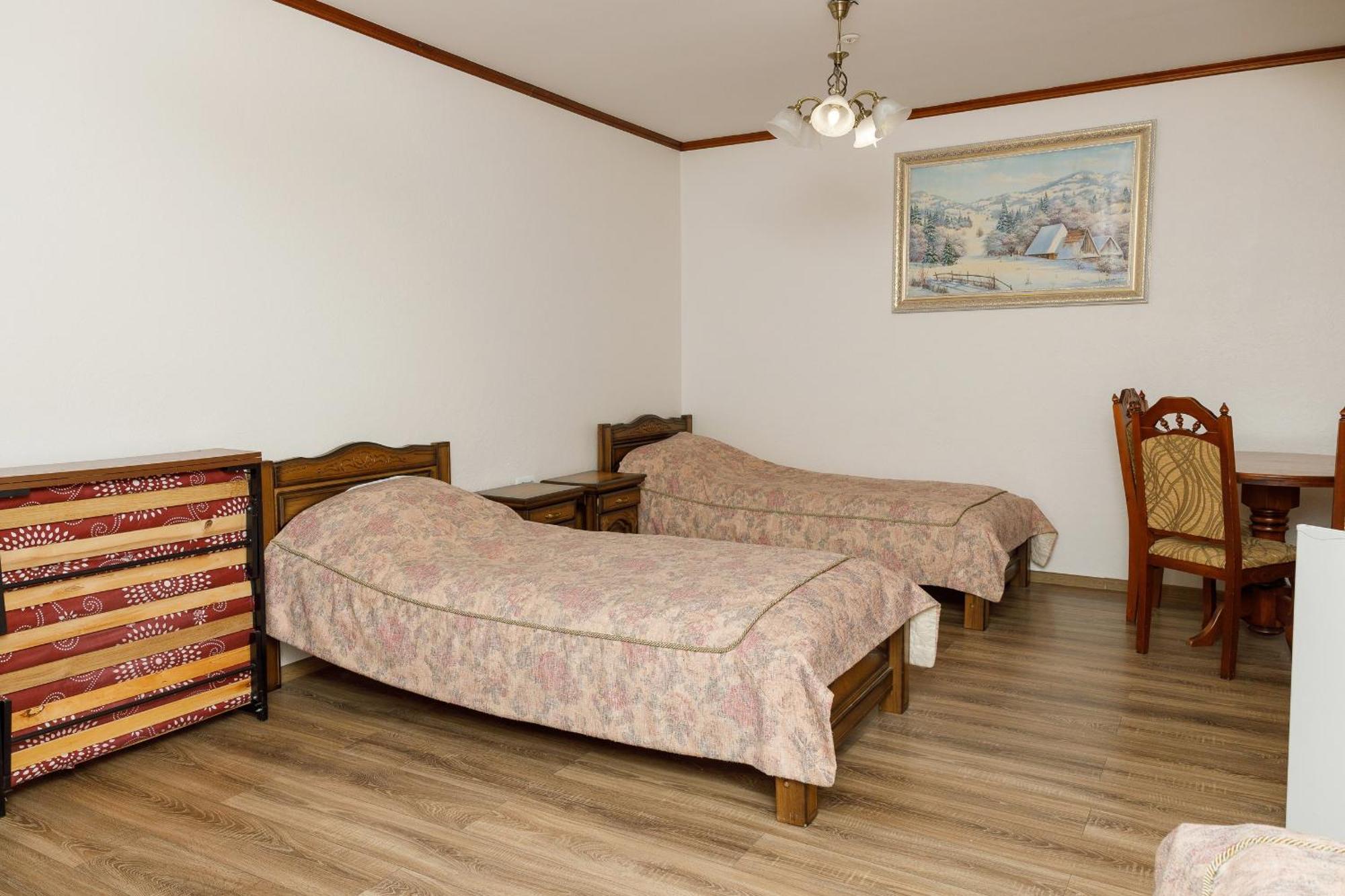Hotel Gostyniy Dvir Synevir à Lac Lac Synevyr Extérieur photo